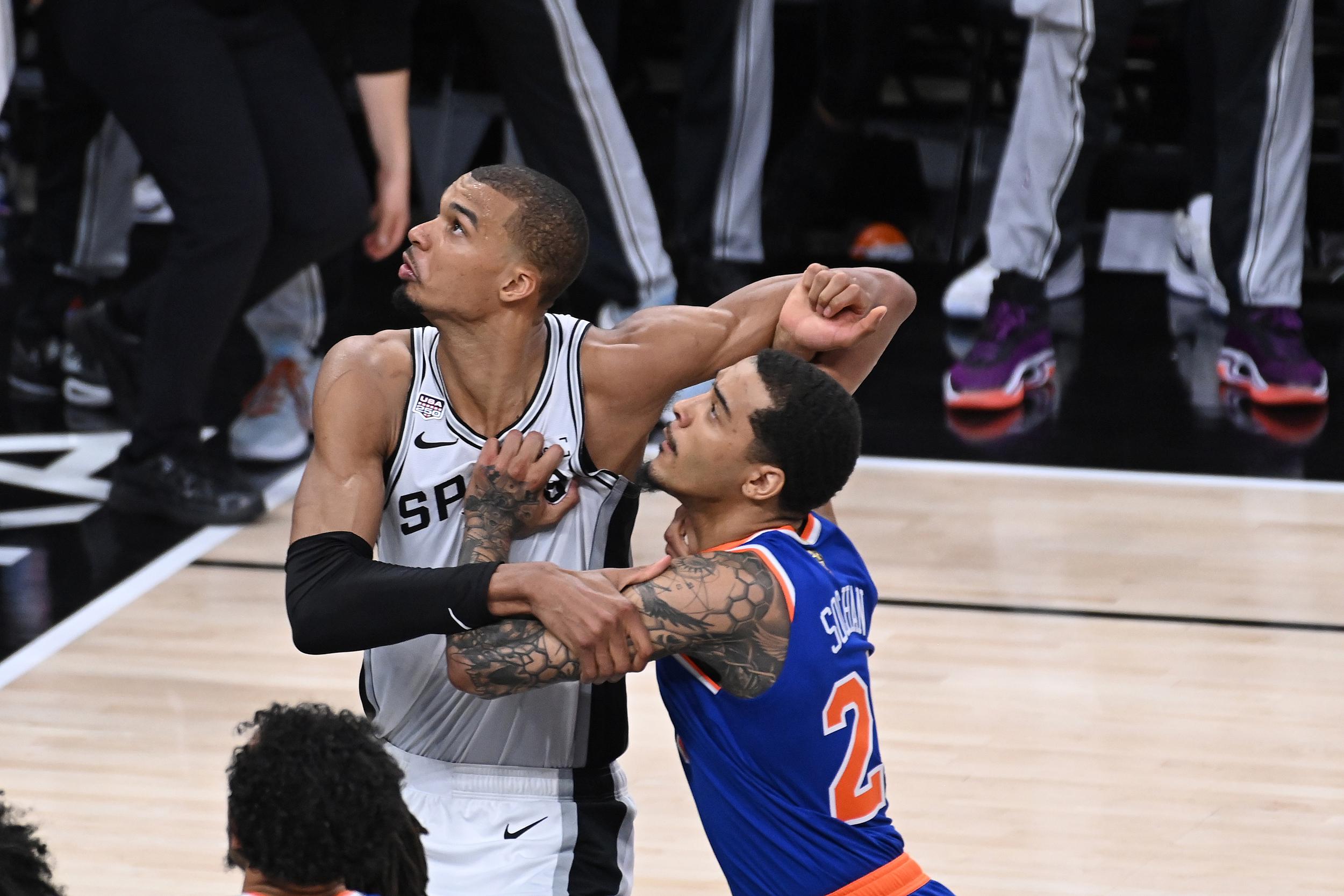拿下NBA总冠军的纽约尼克斯队,还是联盟赚钱高手
