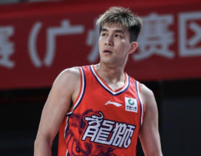 媒体人：广州龙狮将不会续约郭艾伦，但继续为他提供康复费