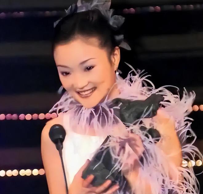 体坛:唐田更像manager;他跟随多位名帅,有进的足球理念