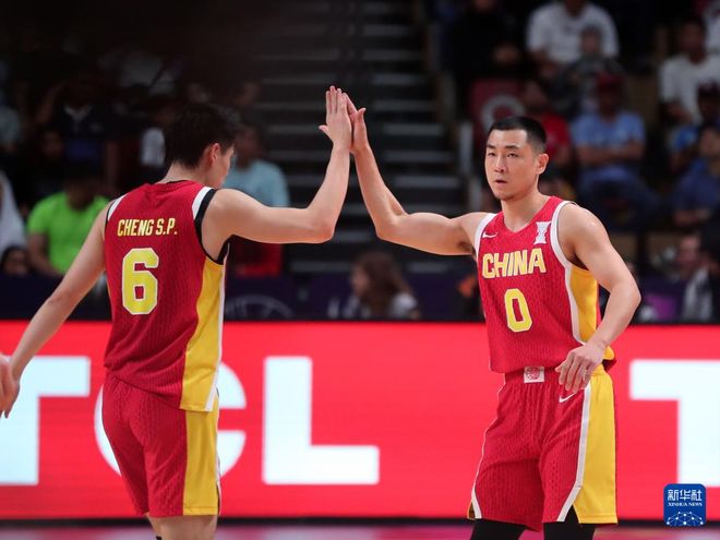中国男篮集训名单调整：高诗岩、冯傲退出，胡明轩伤愈归队 | 中国区|球友会|股份有限公司