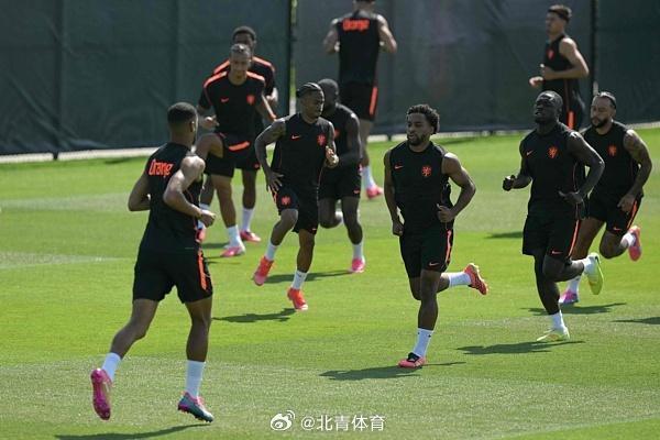 无人入选国家队+迎回超级外援布朗！北京男篮新赛季已无丢冠理由