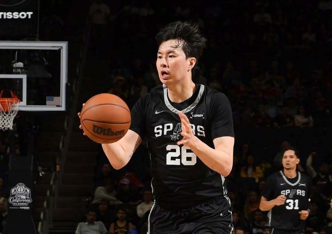 NBA夏联：马刺狂输7人上双老鹰27分 韩国李贤重4中0吞蛋 | 中国区|球友会|股份有限公司