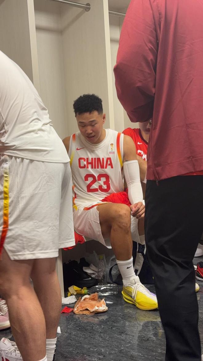 阿媒解读梅西与裁判交流内容：好好说话，别不尊重人