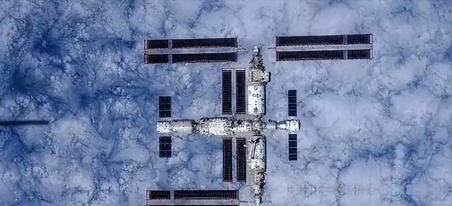 世界杯巨大失误！图赫尔自废武功！活活用废英格兰头号神锋