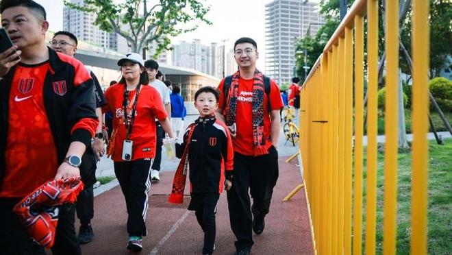 北京男篮伤病情况:赵睿拉伤是新伤需养两周 曾凡博雷蒙还在恢复
