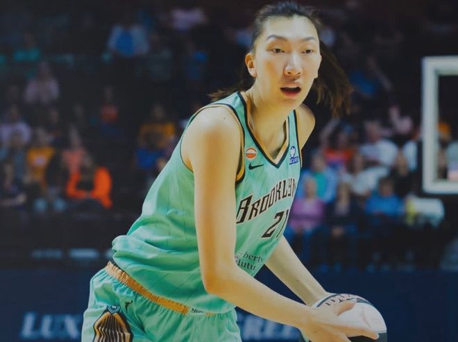 湖人面对独行侠拿下一场大胜，双向合同的竞争将进入白热化？