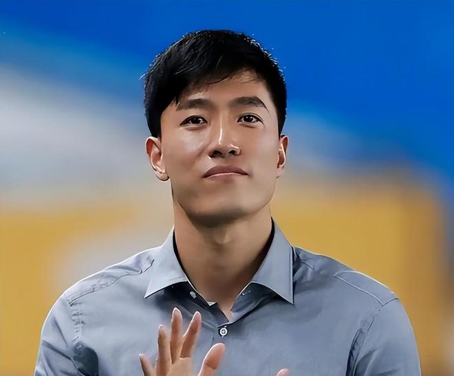 姆巴佩被踹受伤！提前被替换下场，法国主帅德尚做出回应