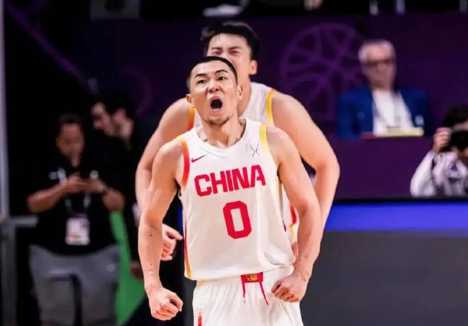 三连胜结束热身赛！中国男篮做出选择，召回胡明轩 | 中国区|球友会|股份有限公司