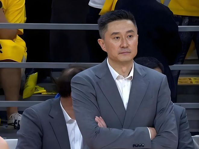 “复仇”,维尼修斯被换下时对西蒙尼说:他们要把我卖了