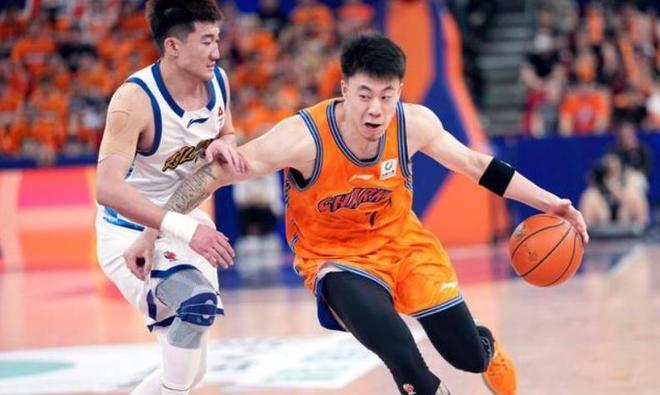 库里看了会沉默,在NBA世界里,崩老板天花板还的是伦纳德