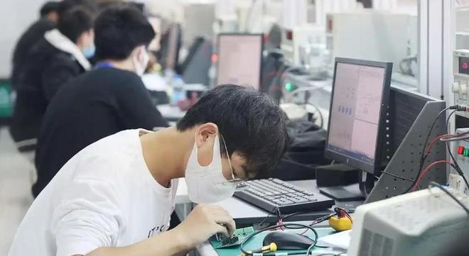 打出了生涯最佳表现,但雷霆强力投手还是没法在季后赛完成出场?