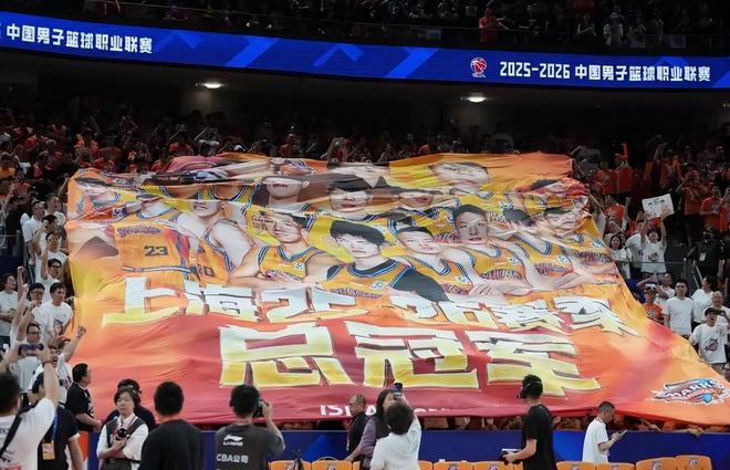 状元文班亚马全场13中2,三分6中1得到9分8篮板3助攻5盖帽
